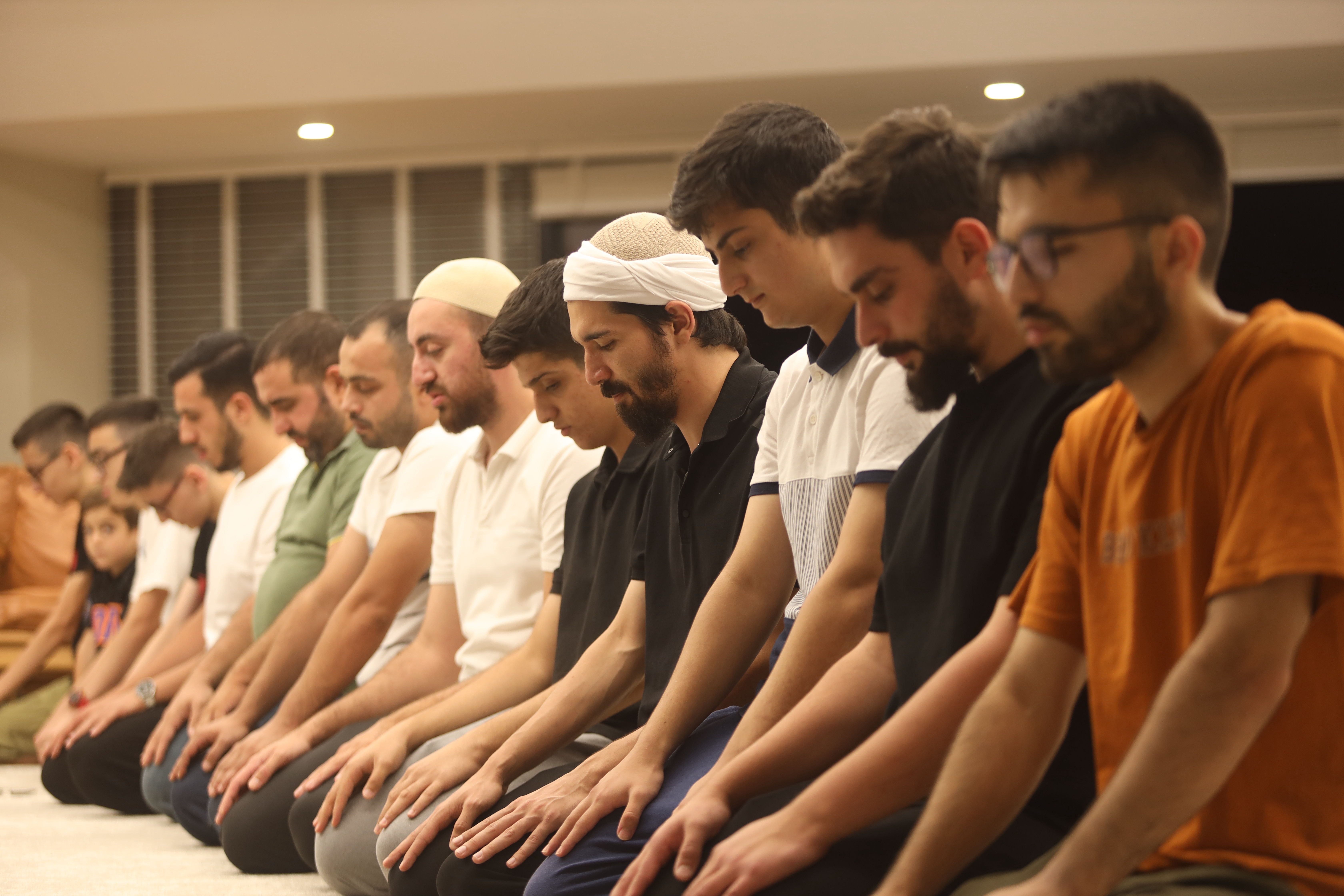 Sözler Köşkü medresesinde cemaatle namaz